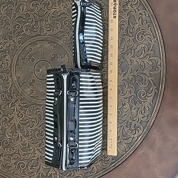 Lancome 2 piece cosmetic/toiletries set - Picture 2 of 8